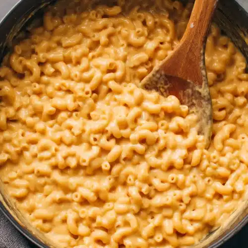 Delicious One Pot Mac & Cheese in a black pot.