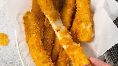 Air Fryer Mozzarella Sticks