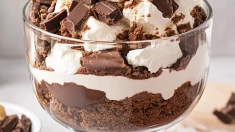 Indulge in Decadence: Irresistible Brownie Trifle Delight