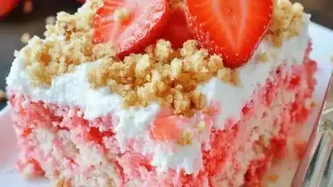 Irresistible Strawberry Crunch Poke Cake That Sparks Nostalgia