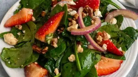 Spinach Strawberry Pecan Salad